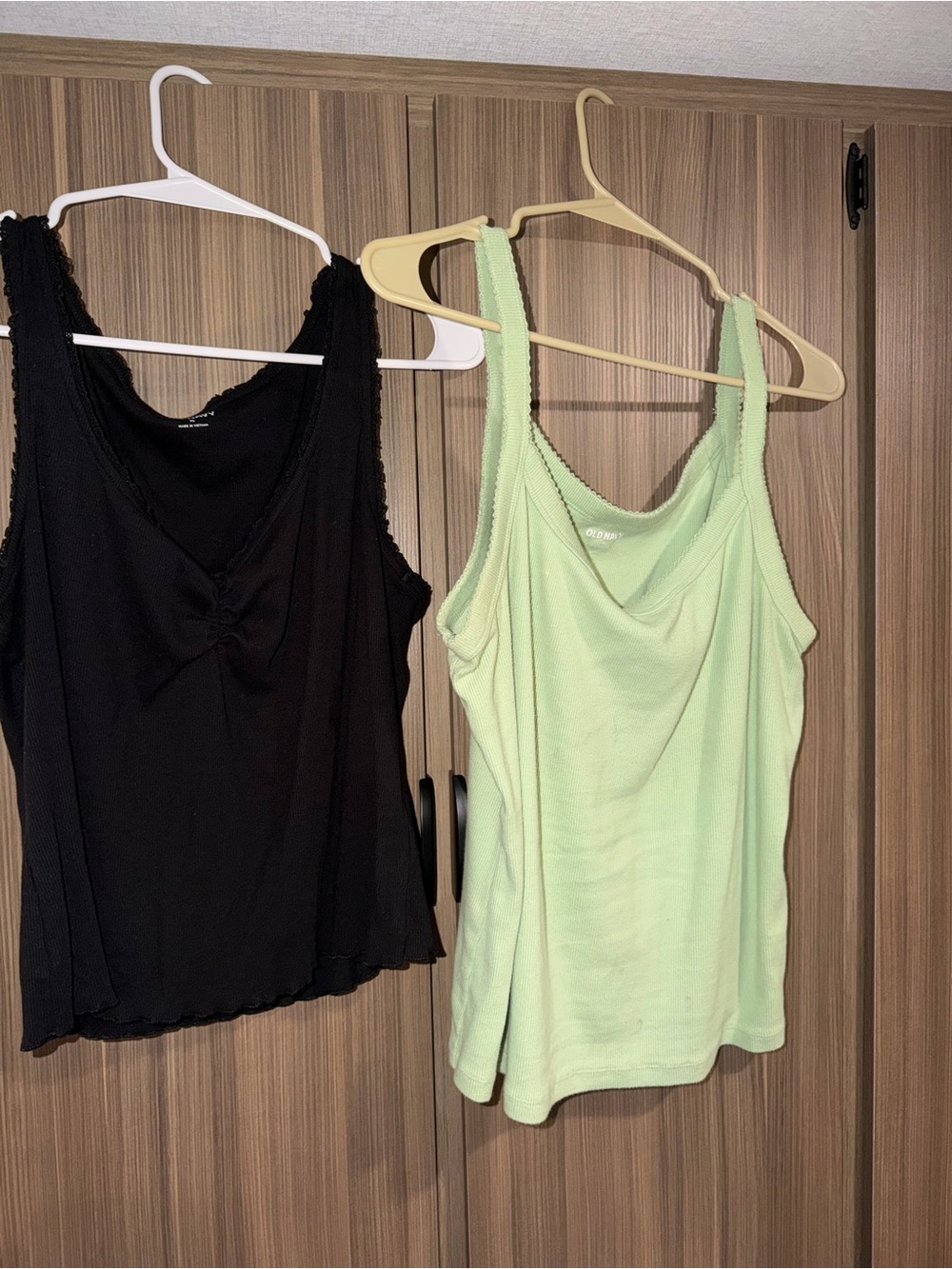 Old Navy Light Green Draped Cowl Tank Top - Women